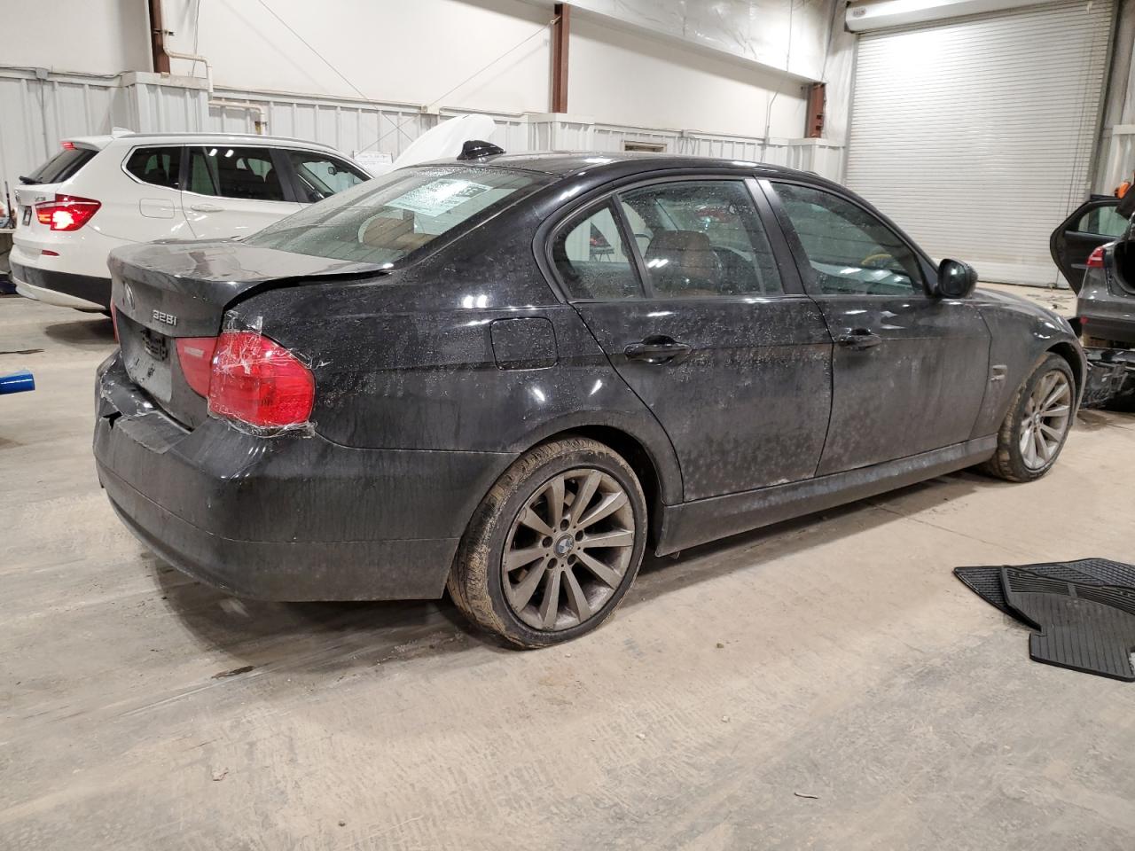 2011 BMW 3er VIN WBAPK5C5XBA995152 Copart auction photo, rear end damage thumbnail 3