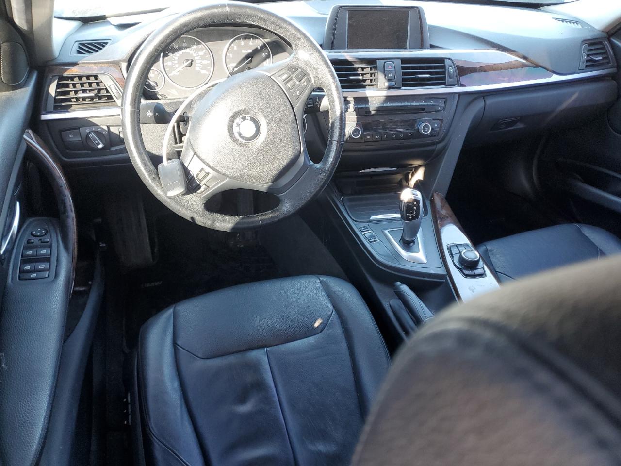2013 BMW 3er VIN WBA3B5C59DF590503 Copart auction photo, front end / mechanical damage thumbnail 8