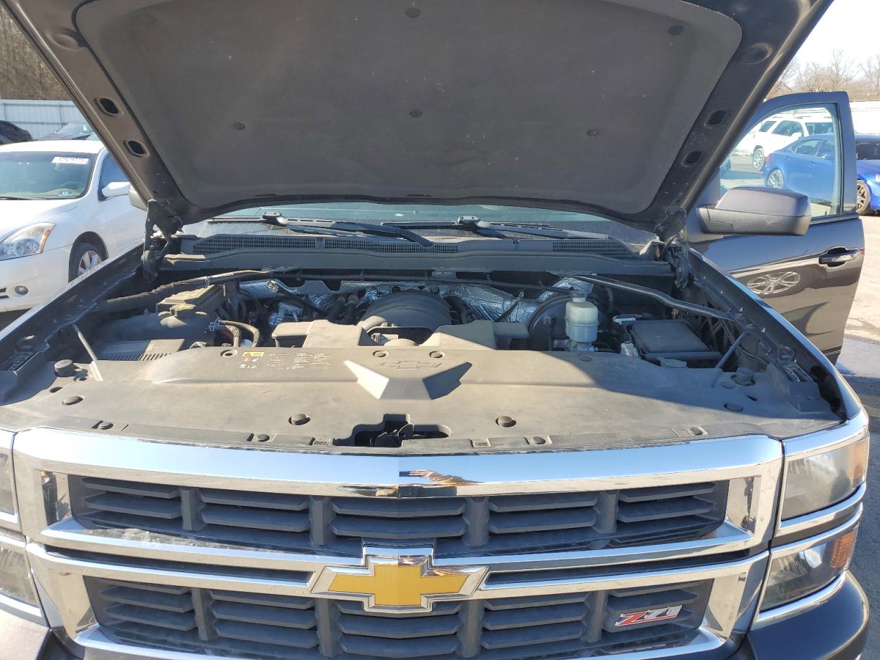 2015 Chevrolet Silverado VIN 3GCUKREC6FG226633 Copart auction photo, minor dent/scratches damage thumbnail 11
