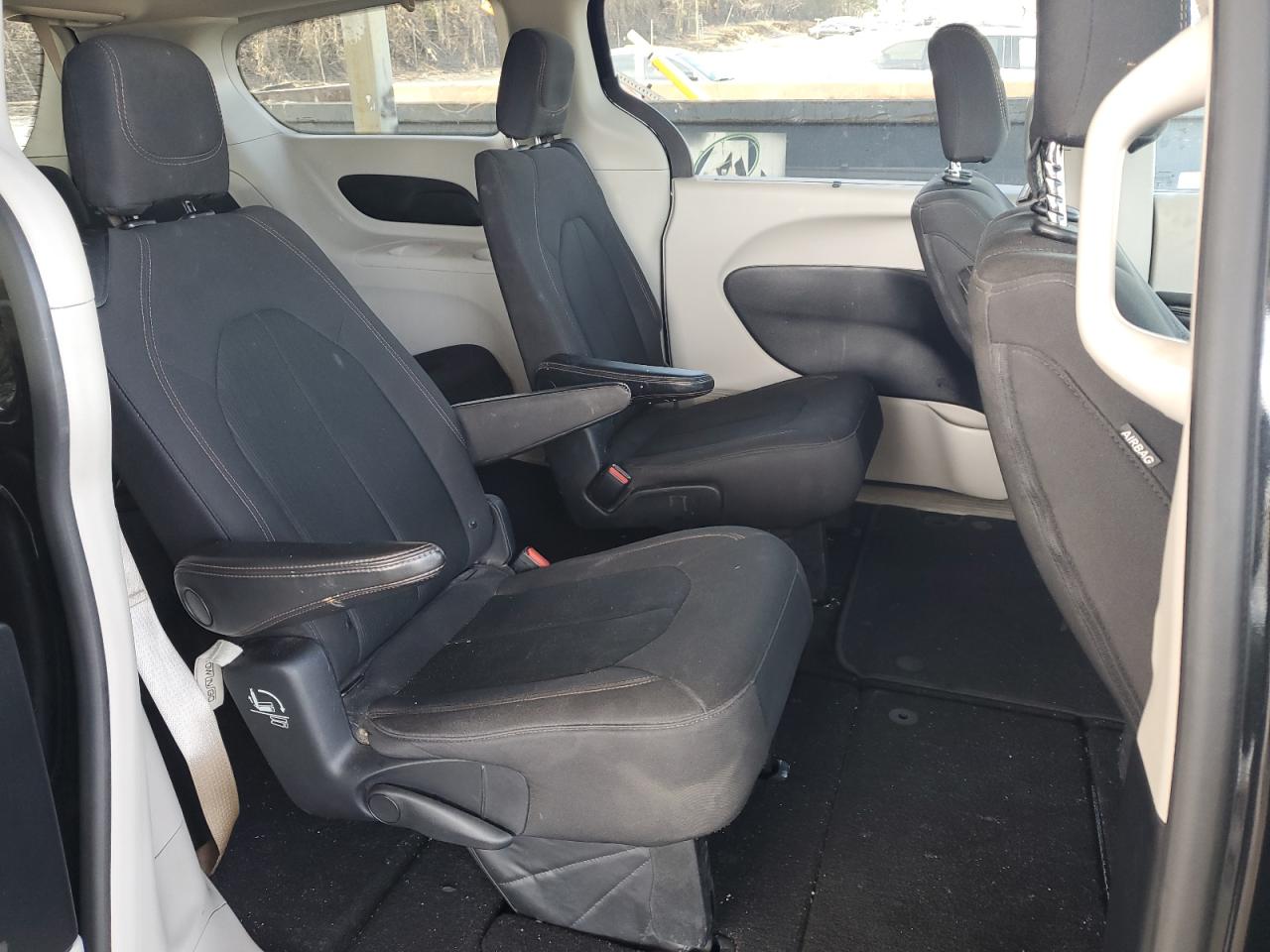 2019 Chrysler Pacifica VIN 2C4RC1FG4KR737638 Copart auction photo, front end damage thumbnail 10
