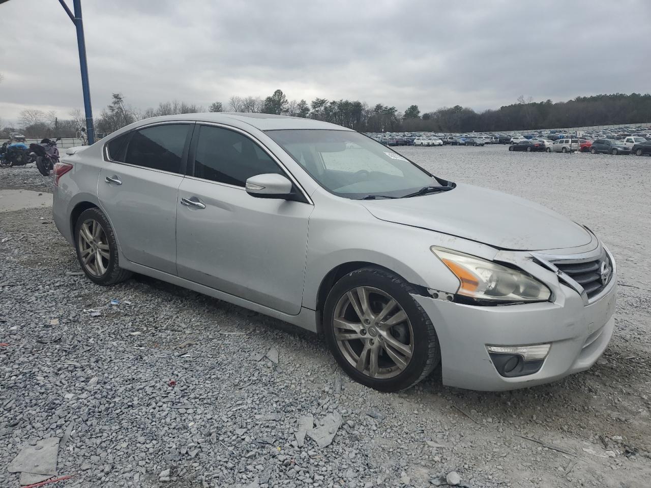 2013 Nissan Altima VIN 1N4BL3AP5DN436080 Copart auction photo, front end / minor dent/scratches damage thumbnail 4