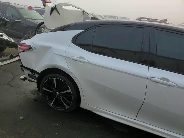 2018 Toyota Camry VIN 4T1B61HKXJU081517 Copart auction photo, rear end damage thumbnail 13