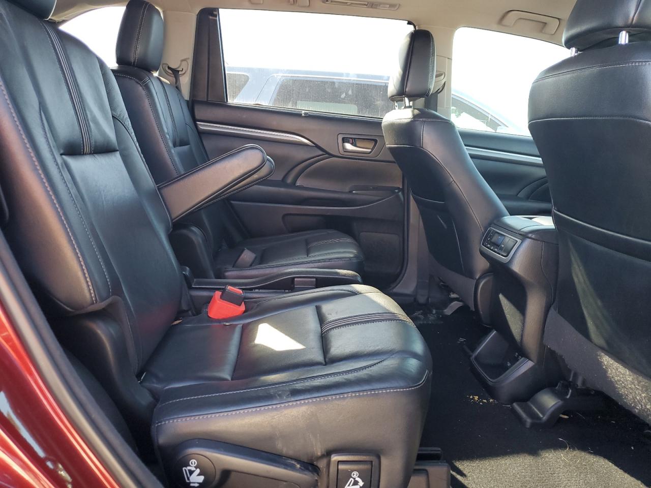 2018 Toyota Highlander VIN 5TDKZRFH8JS535852 Copart auction photo, rear end damage thumbnail 11