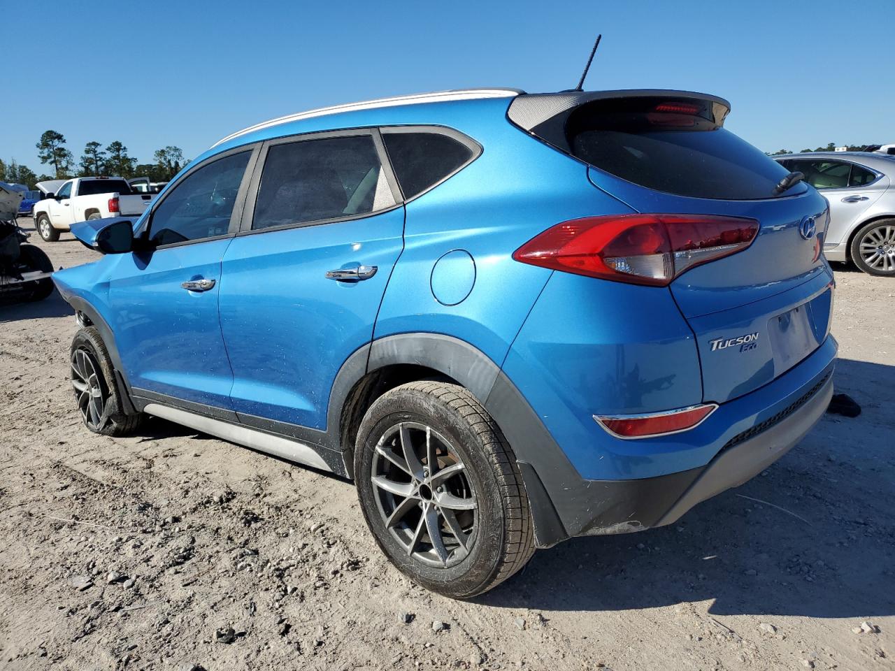 2017 Hyundai Tucson VIN KM8J33A23HU368587 Copart auction photo, front end / side damage thumbnail 2
