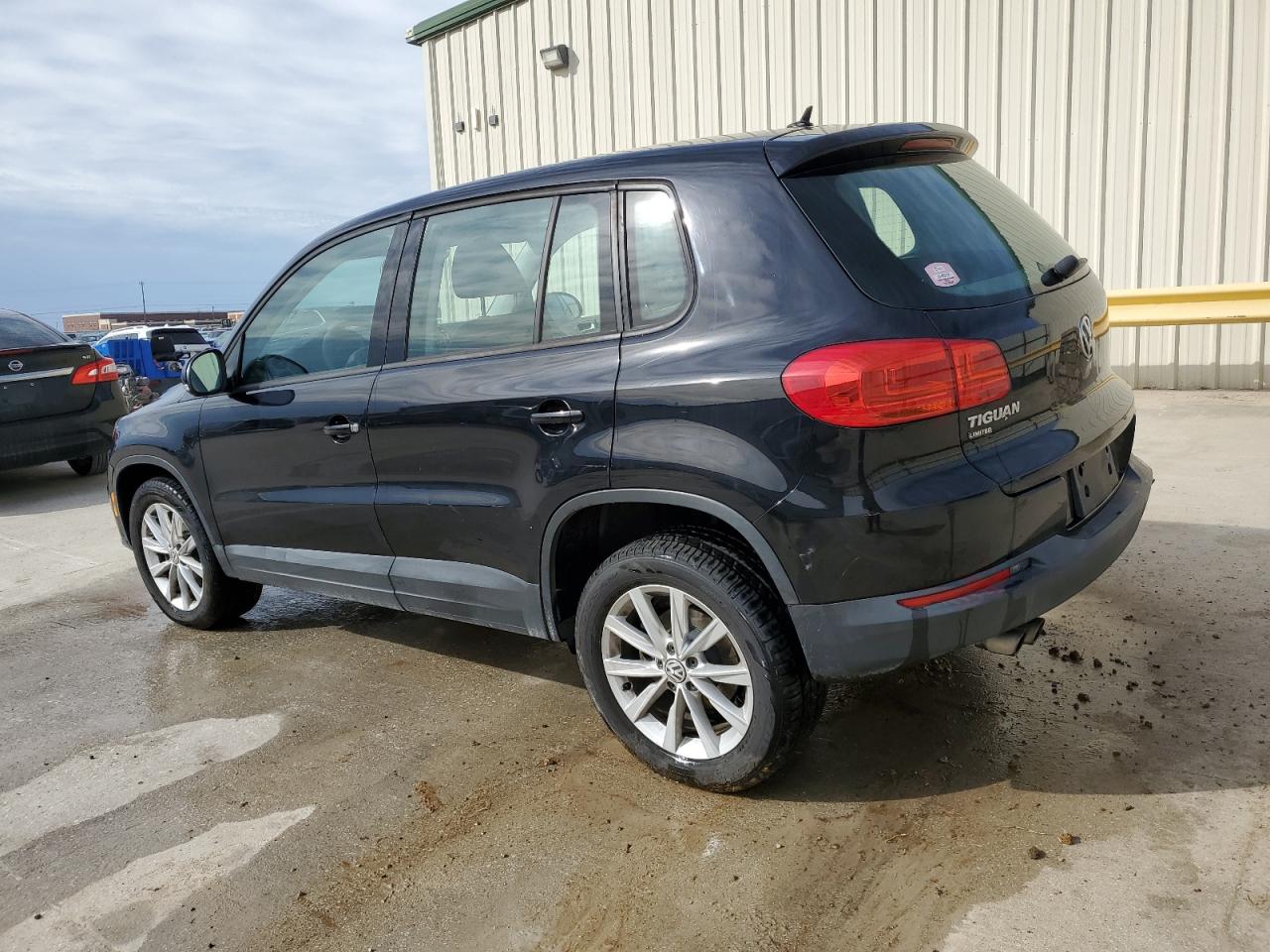 2017 Volkswagen Tiguan VIN WVGAV7AX4HK053595 Copart auction photo, rear end / front end damage thumbnail 2