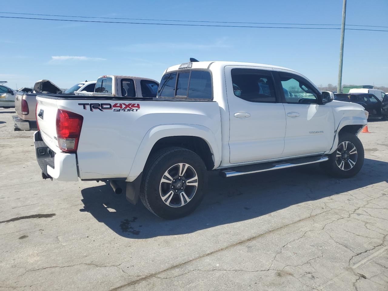 2016 Toyota Tacoma VIN 5TFCZ5AN3GX019086 Copart auction photo, front end / undercarriage damage thumbnail 3