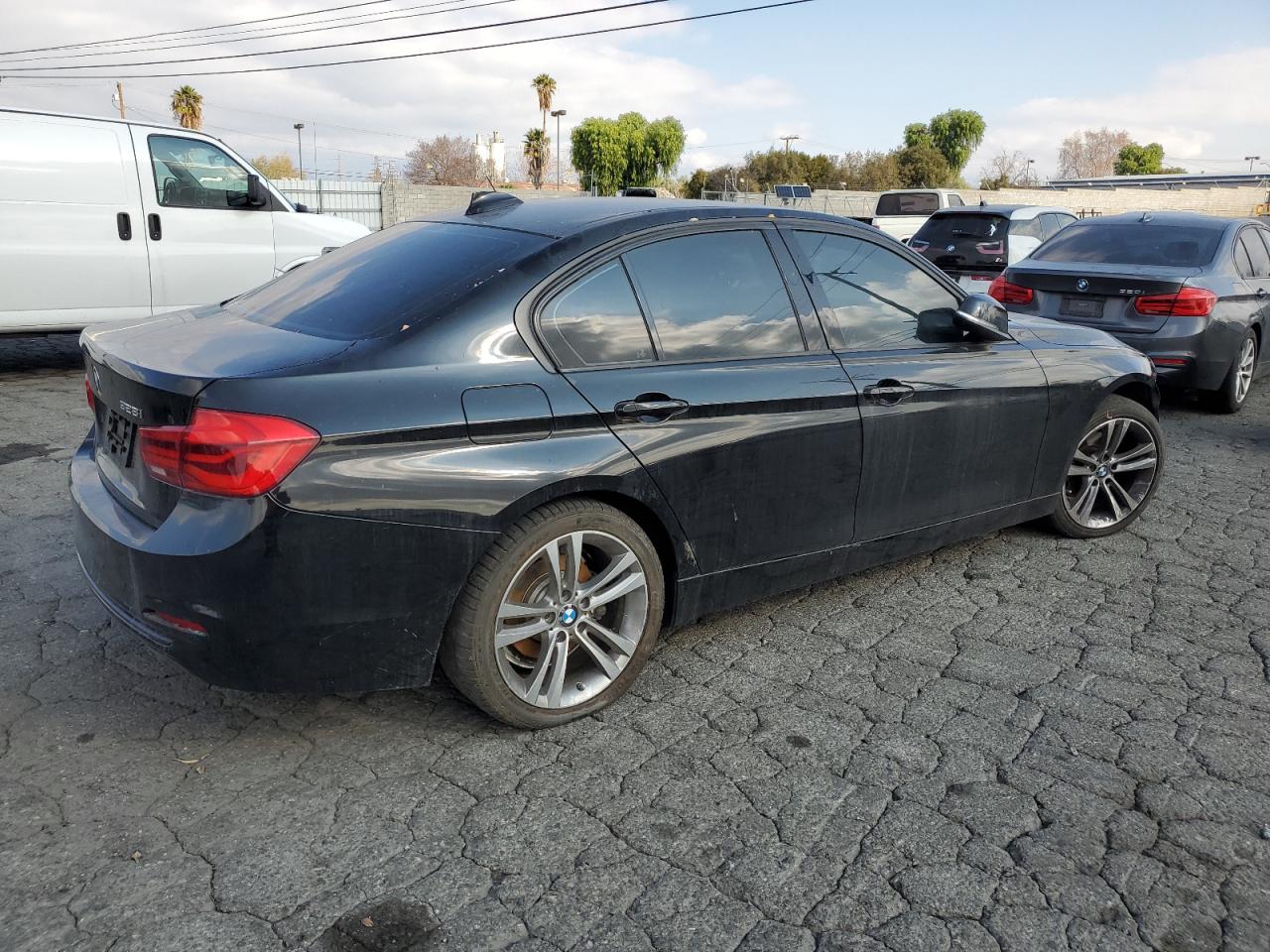 2016 BMW 3er VIN WBA8E9G51GNT81250 Copart auction photo, front end / side damage thumbnail 3