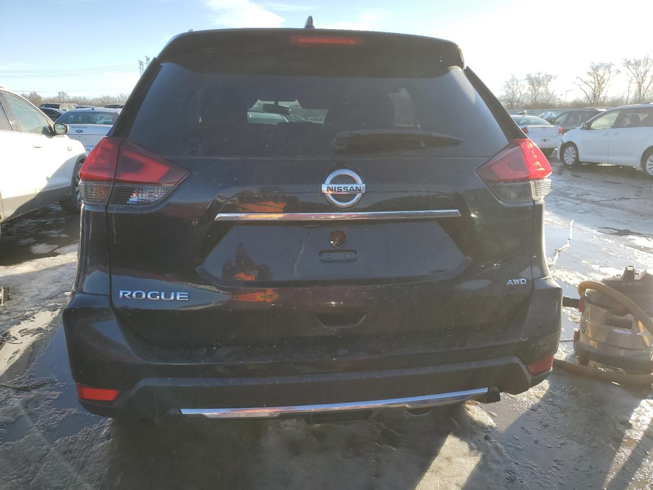 2017 Nissan Rogue VIN KNMAT2MV8HP561465 Copart auction photo, side damage thumbnail 6
