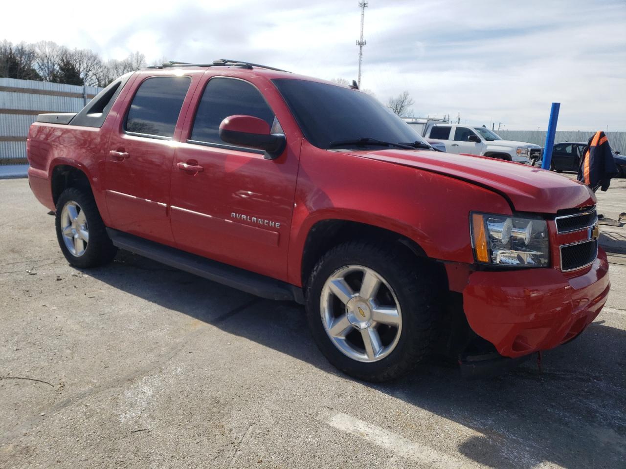 2011 Chevrolet Avalanche VIN 3GNTKEE30BG132642 Copart auction photo, front end / minor dent/scratches damage thumbnail 4