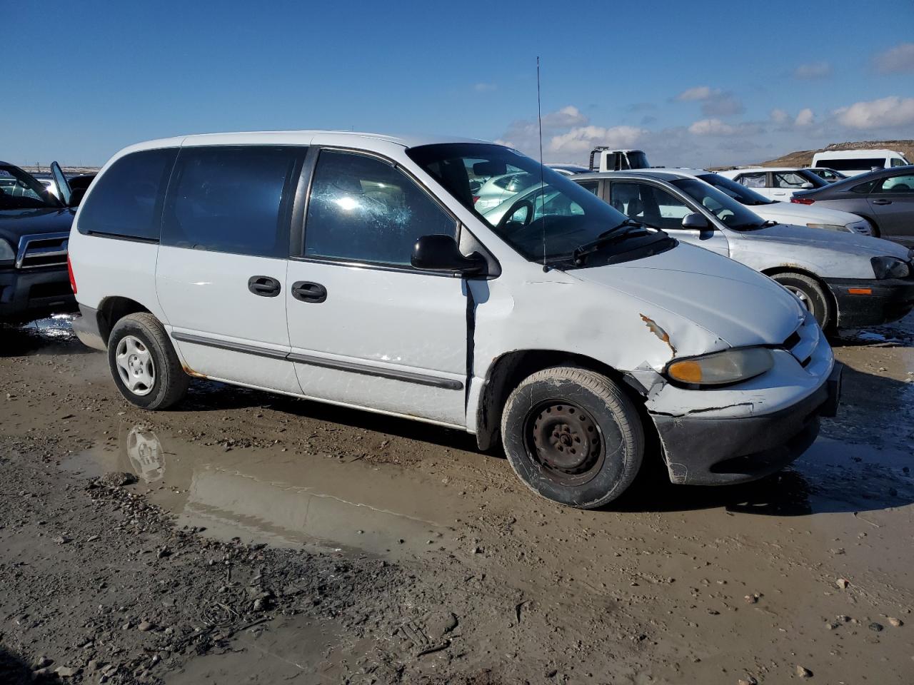 1999 Dodge Caravan VIN 2B4FP25B4XR469455 Copart auction photo, side / front end damage thumbnail 4