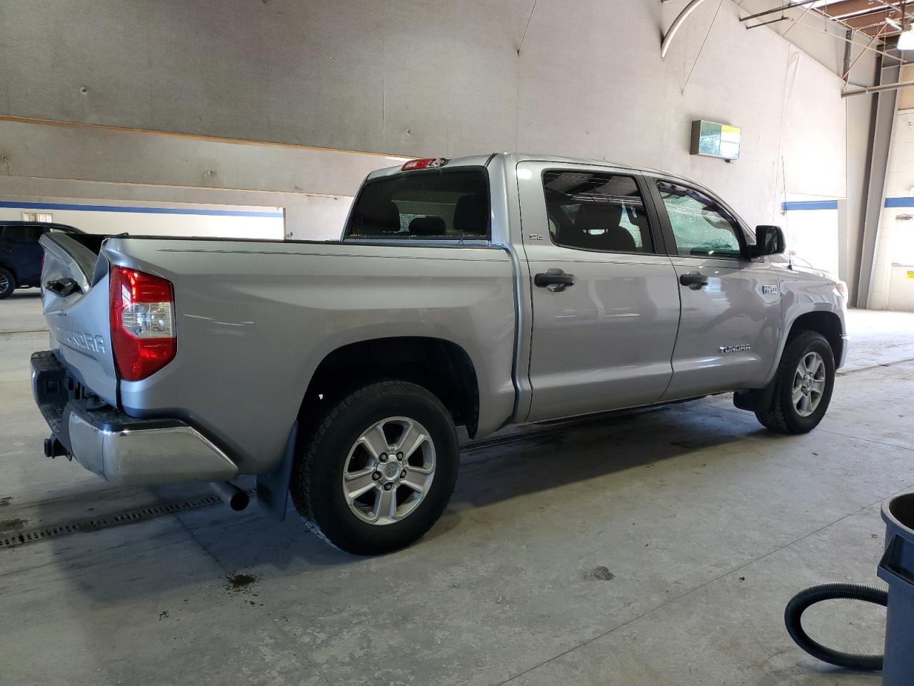 2017 Toyota Tundra VIN 5TFDY5F1XHX603838 Copart auction photo, rear end / front end damage thumbnail 3