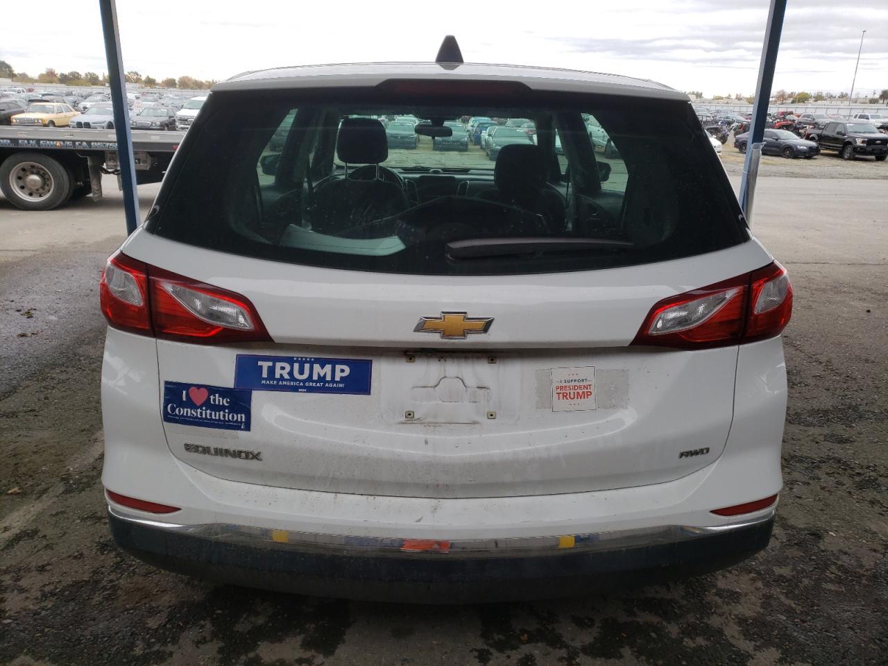 2018 Chevrolet Equinox VIN 2GNAXREV5J6255381 Copart auction photo, front end damage thumbnail 6