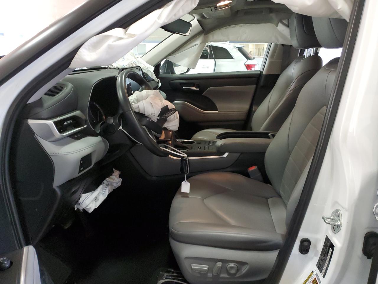 2022 Toyota Highlander VIN 5TDGZRBH7NS247290 Copart auction photo, front end damage thumbnail 7