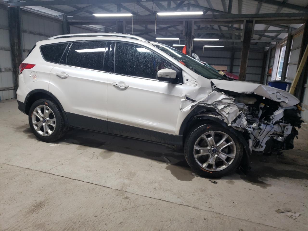 2016 Ford Escape VIN 1FMCU0J96GUC25696 Copart auction photo, front end / minor dent/scratches damage thumbnail 4