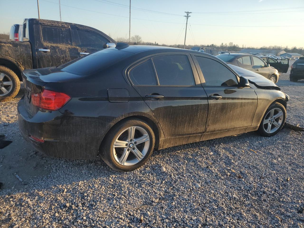 2015 BMW 3er VIN WBA3B3G53FNT18567 Copart auction photo, front end damage thumbnail 3