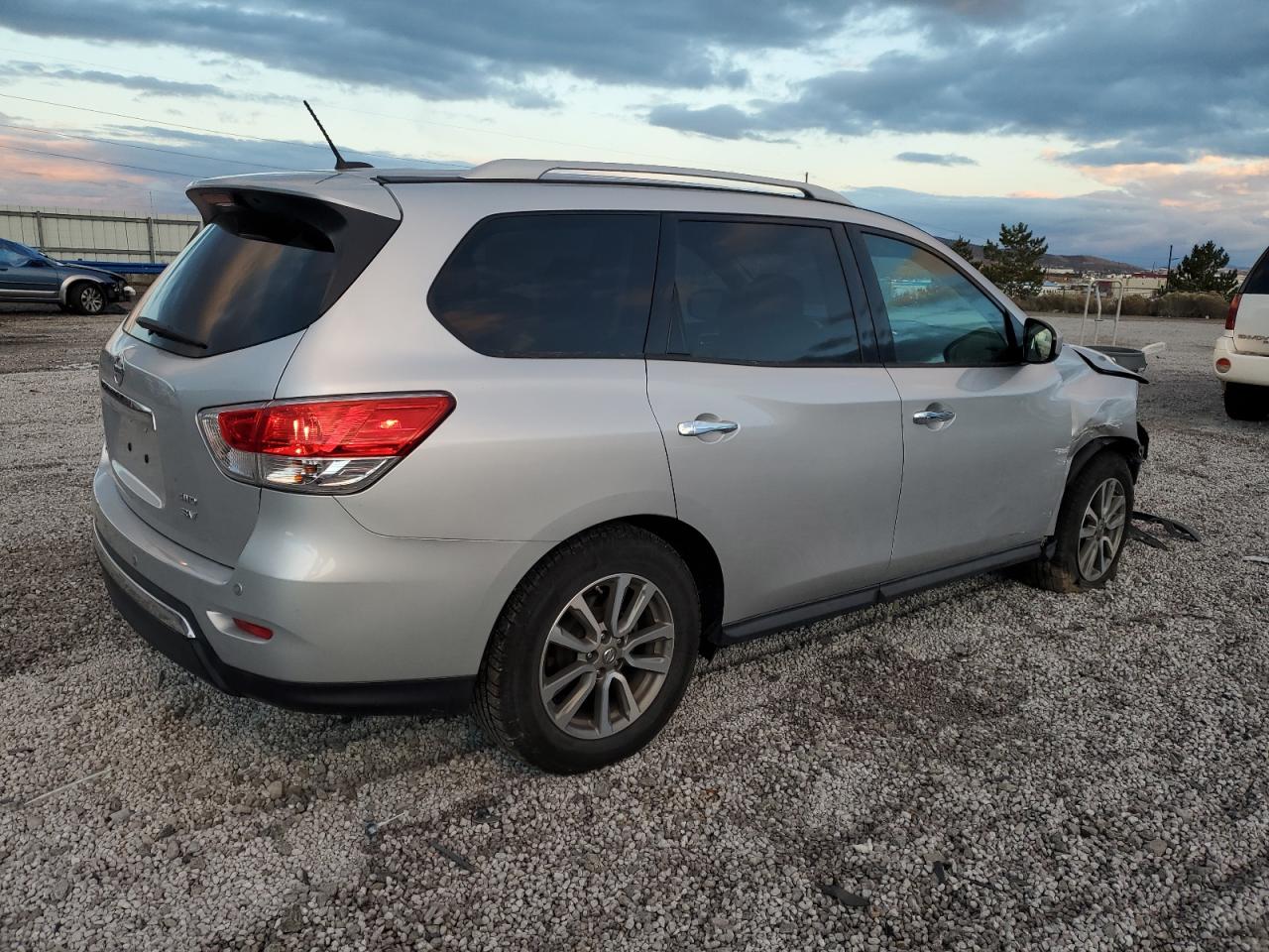 2014 Nissan Pathfinder VIN 5N1AR2MM7EC672819 Copart auction photo, front end damage thumbnail 3