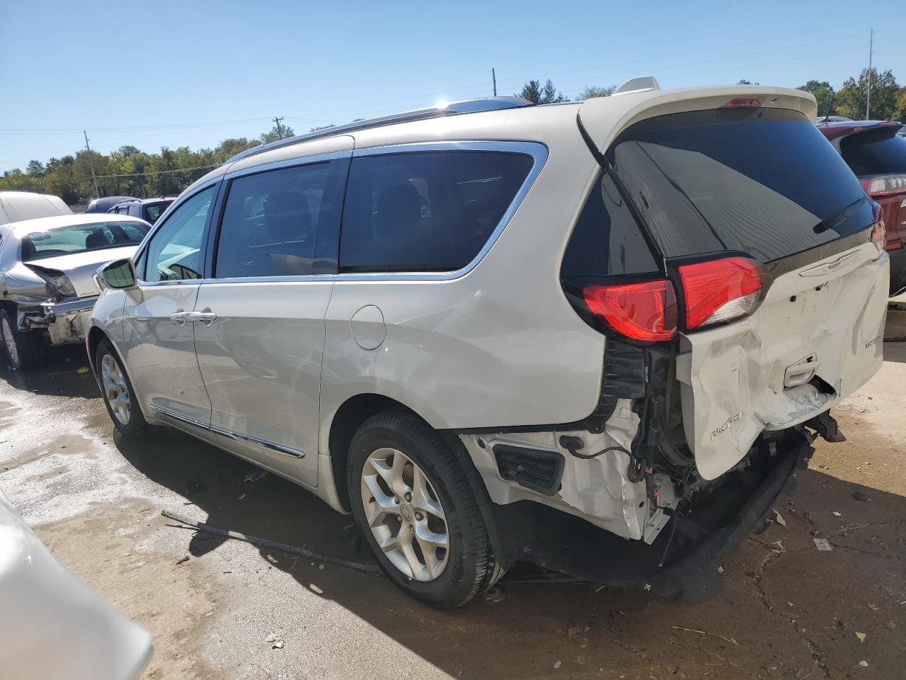 2020 Chrysler Pacifica VIN 2C4RC1GG0LR156346 Copart auction photo, rear end damage thumbnail 2