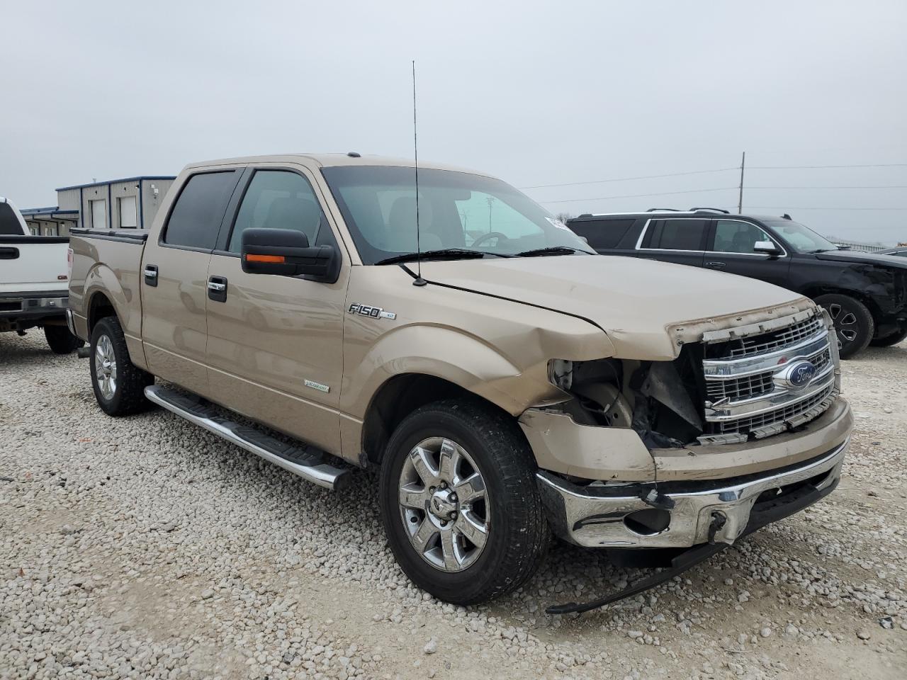 2014 Ford F-150 VIN 1FTFW1CTXEKF20450 Copart auction photo, front end / minor dent/scratches damage thumbnail 4