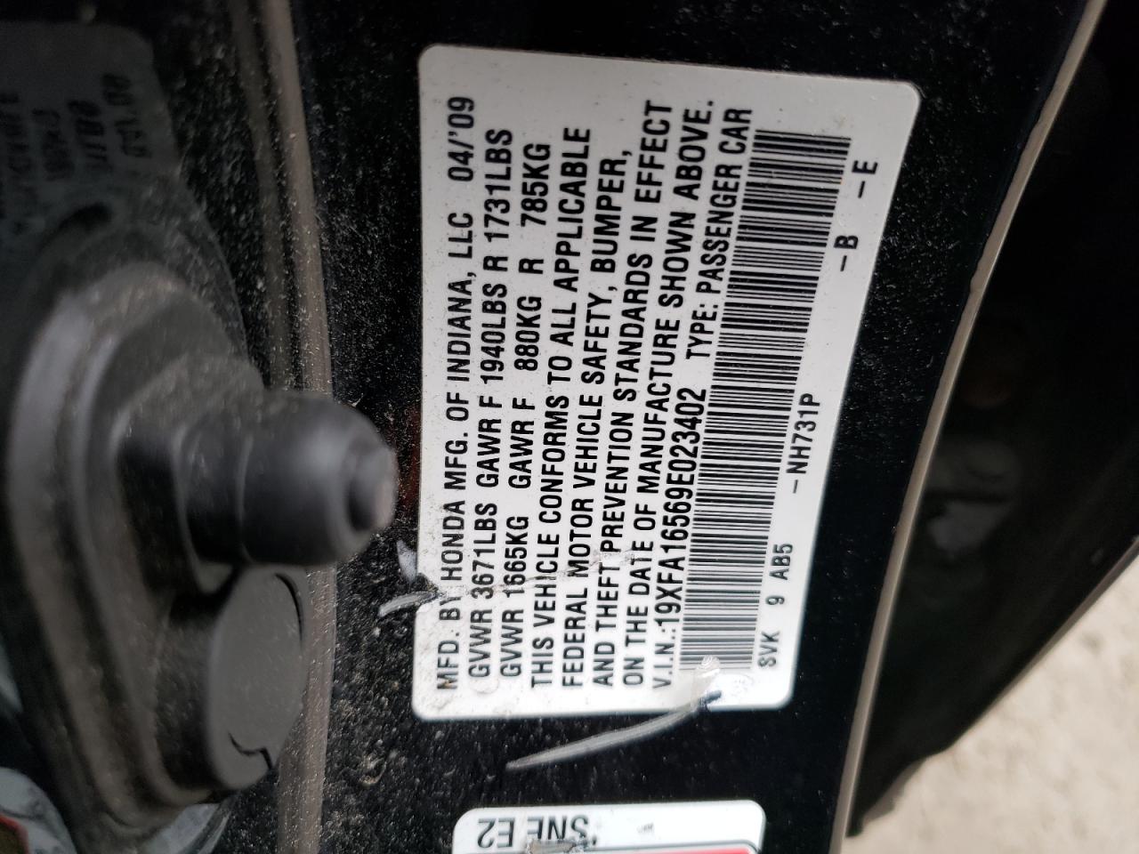 2009 Honda Civic VIN 19XFA16569E023402 Copart auction photo, side / front end damage thumbnail 13