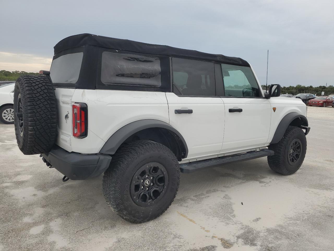 2021 Ford Bronco VIN 1FMEE5DH4MLA88068 Copart auction photo, water/flood / hail damage thumbnail 3
