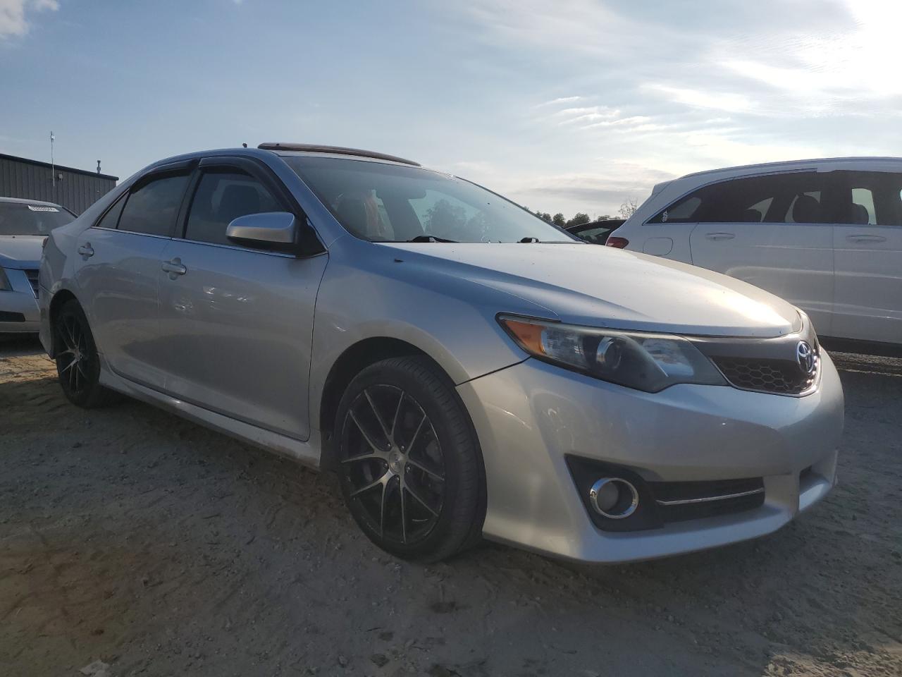 2013 Toyota Camry VIN 4T1BK1FK0DU531016 Copart auction photo, water/flood / minor dent/scratches damage thumbnail 4