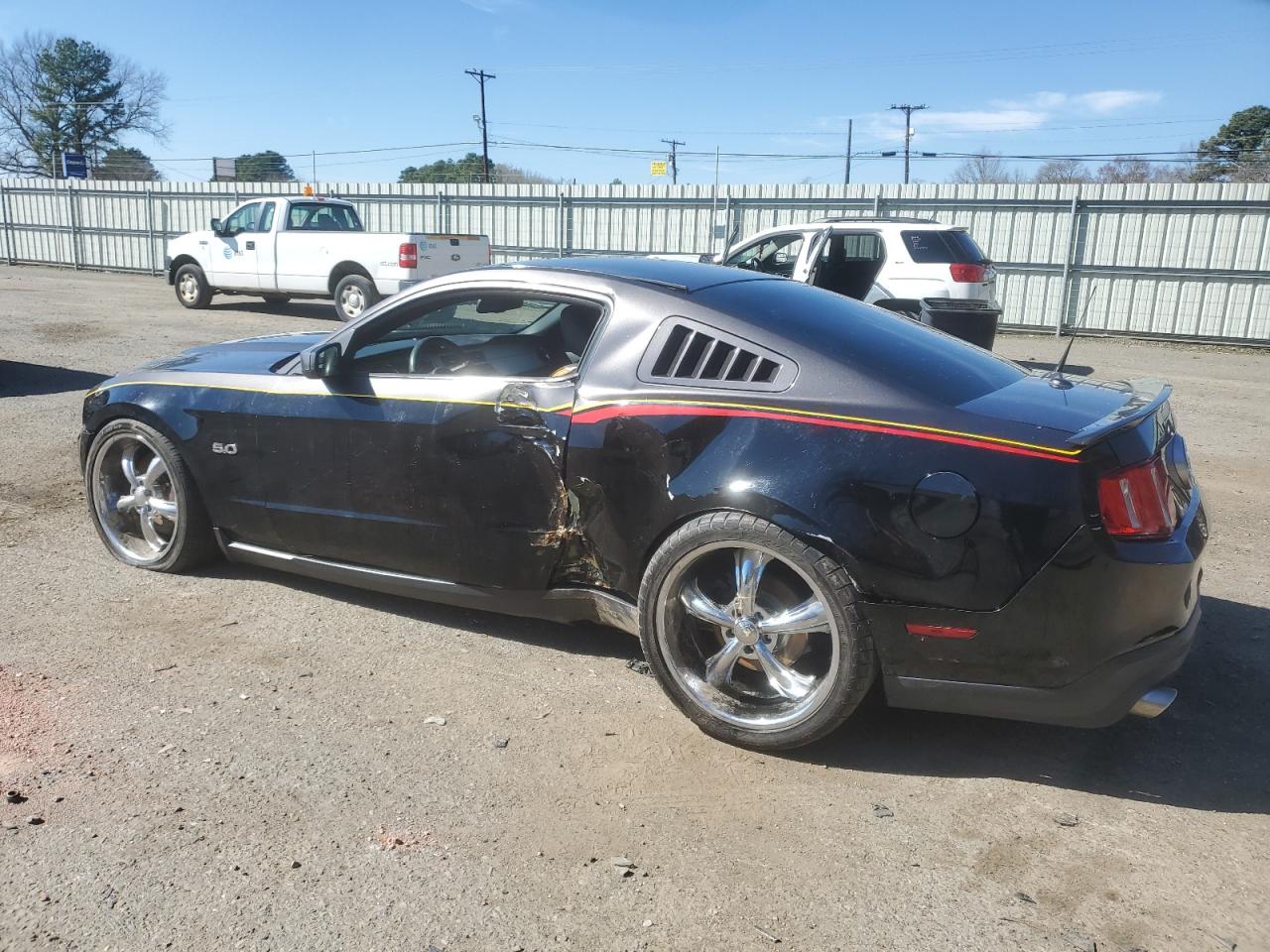 2011 Ford Mustang VIN 1ZVBP8CF3B5103385 Copart auction photo, side / rear end damage thumbnail 2