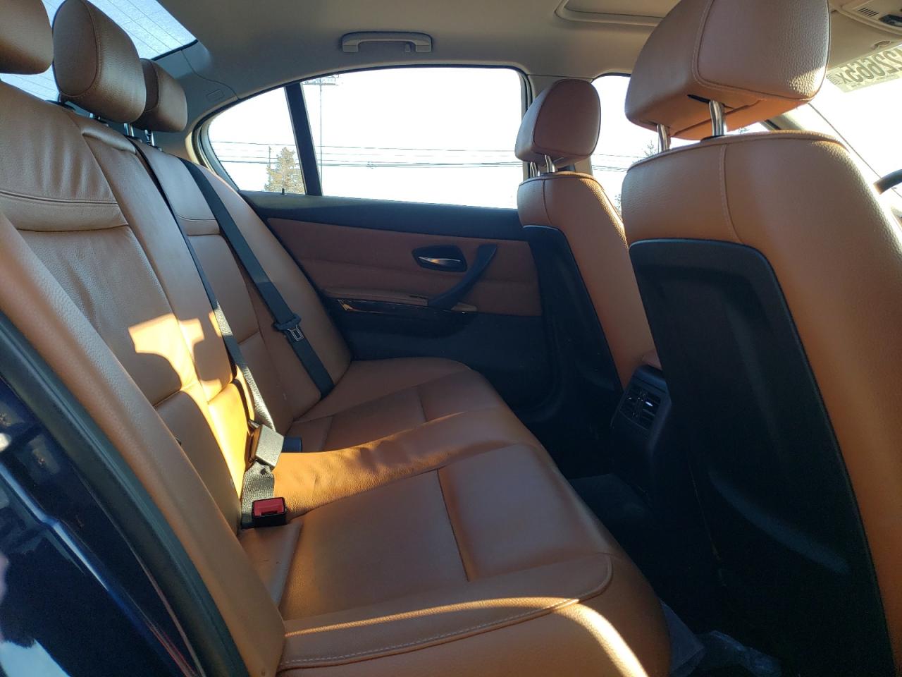 2011 BMW 3er VIN WBAPK7C53BA972260 Copart auction photo, front end / minor dent/scratches damage thumbnail 10