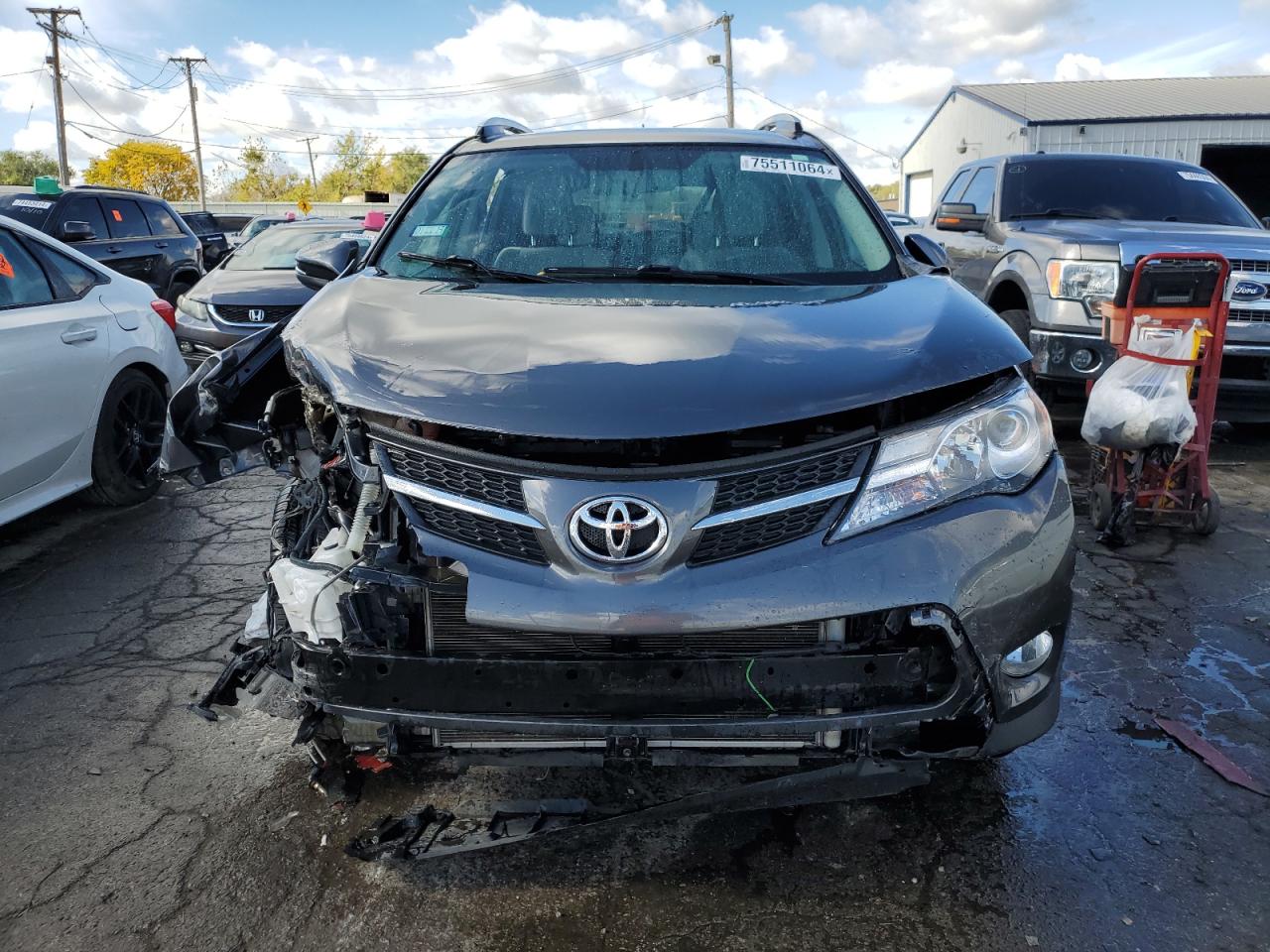 2015 Toyota RAV 4 VIN 2T3RFREV5FW317355 Copart auction photo, front end damage thumbnail 5