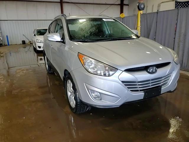 2013 Hyundai Tucson VIN KM8JUCAC9DU593936 Copart auction photo, top/roof damage thumbnail 14