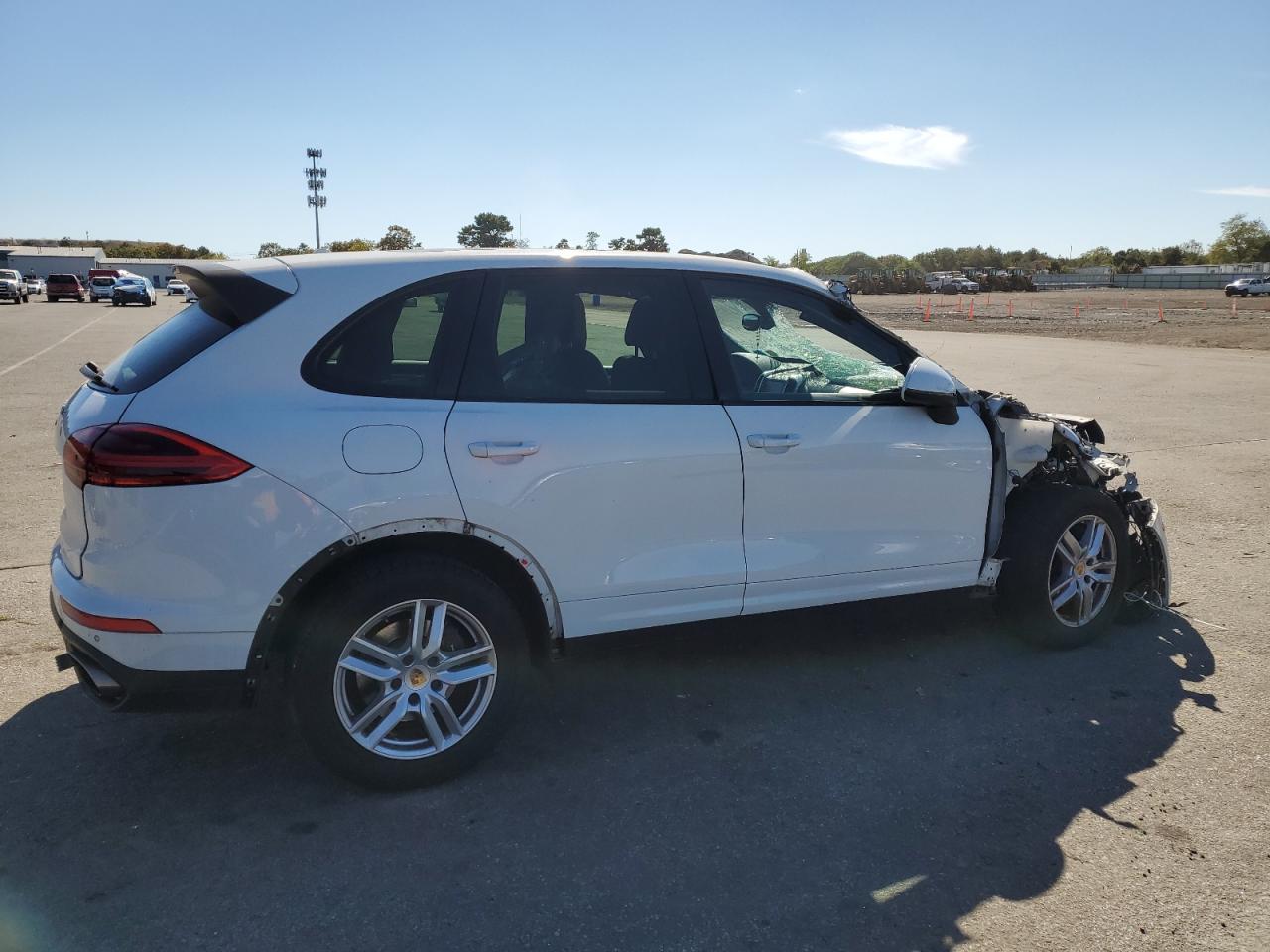 2016 Porsche Cayenne VIN WP1AA2A24GLA10468 Copart auction photo, front end / side damage thumbnail 3