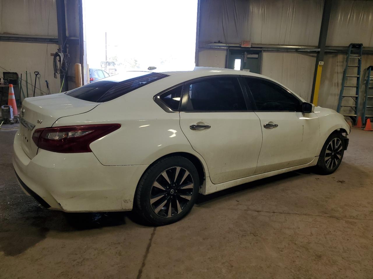 2018 Nissan Altima VIN 1N4AL3AP8JC247300 Copart auction photo, front end / side damage thumbnail 3