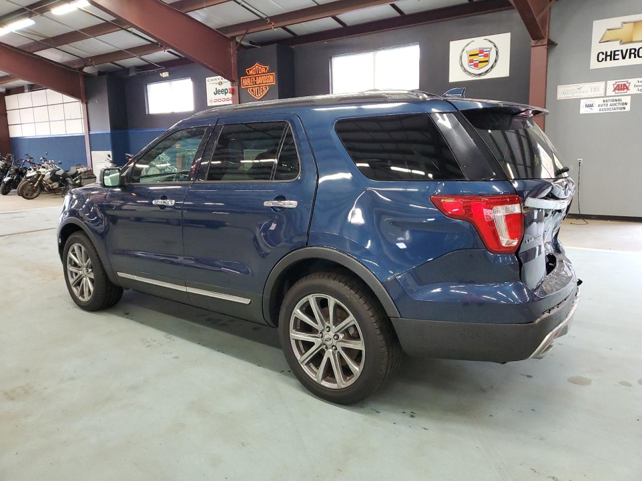 2016 Ford Explorer VIN 1FM5K8F81GGC13757 Copart auction photo, rear end / minor dent/scratches damage thumbnail 2