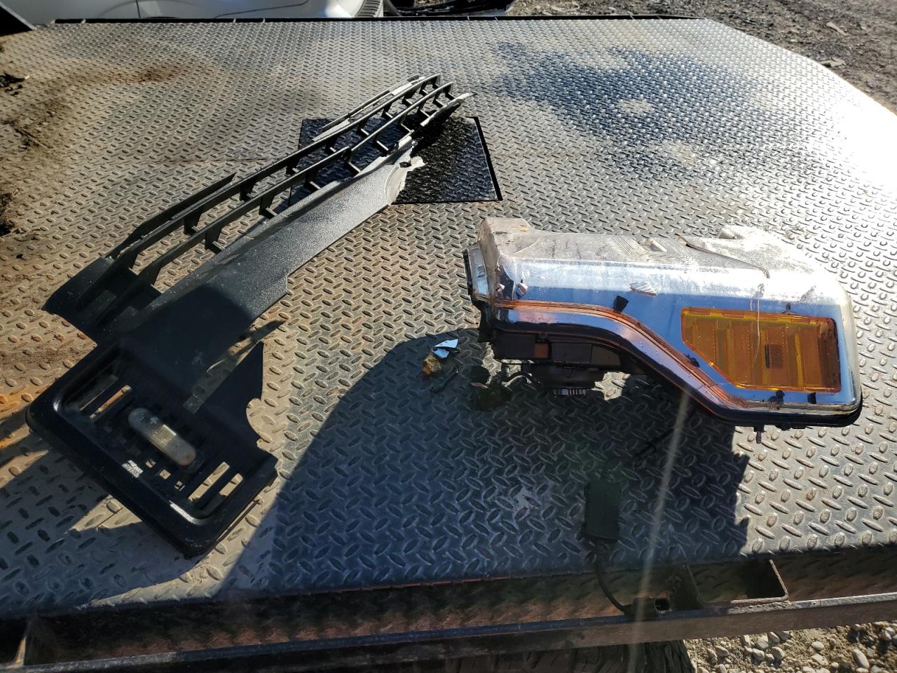 2017 Ford F250 VIN 1FT7W2BT7HED78444 Copart auction photo, front end damage thumbnail 12