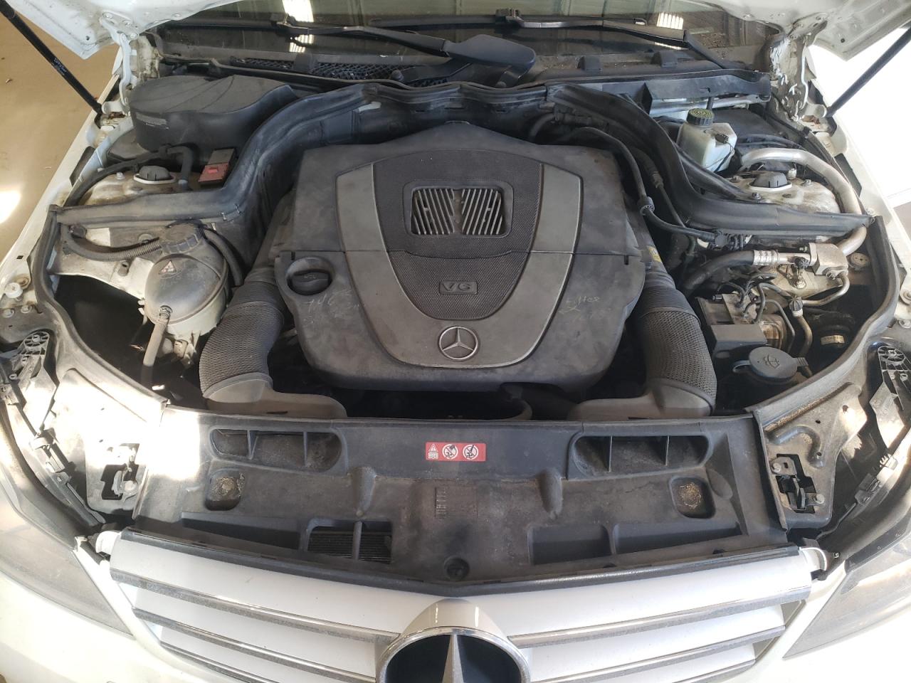 2012 Mercedes-Benz C-klasse VIN WDDGF8BBXCR198506 Copart auction photo, rear end damage thumbnail 11