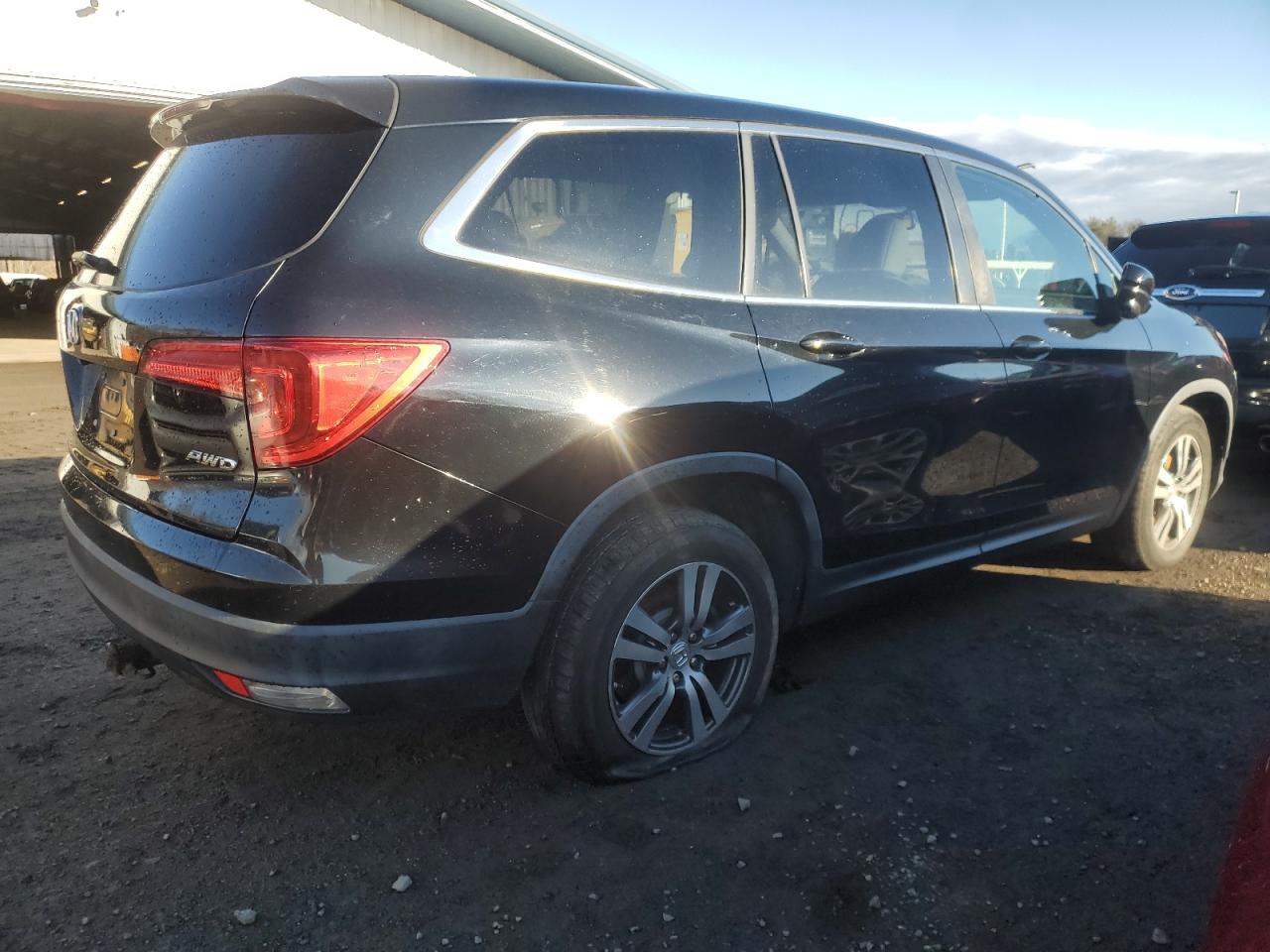 2016 Honda Pilot VIN 5FNYF6H81GB004360 Copart auction photo, minor dent/scratches damage thumbnail 3