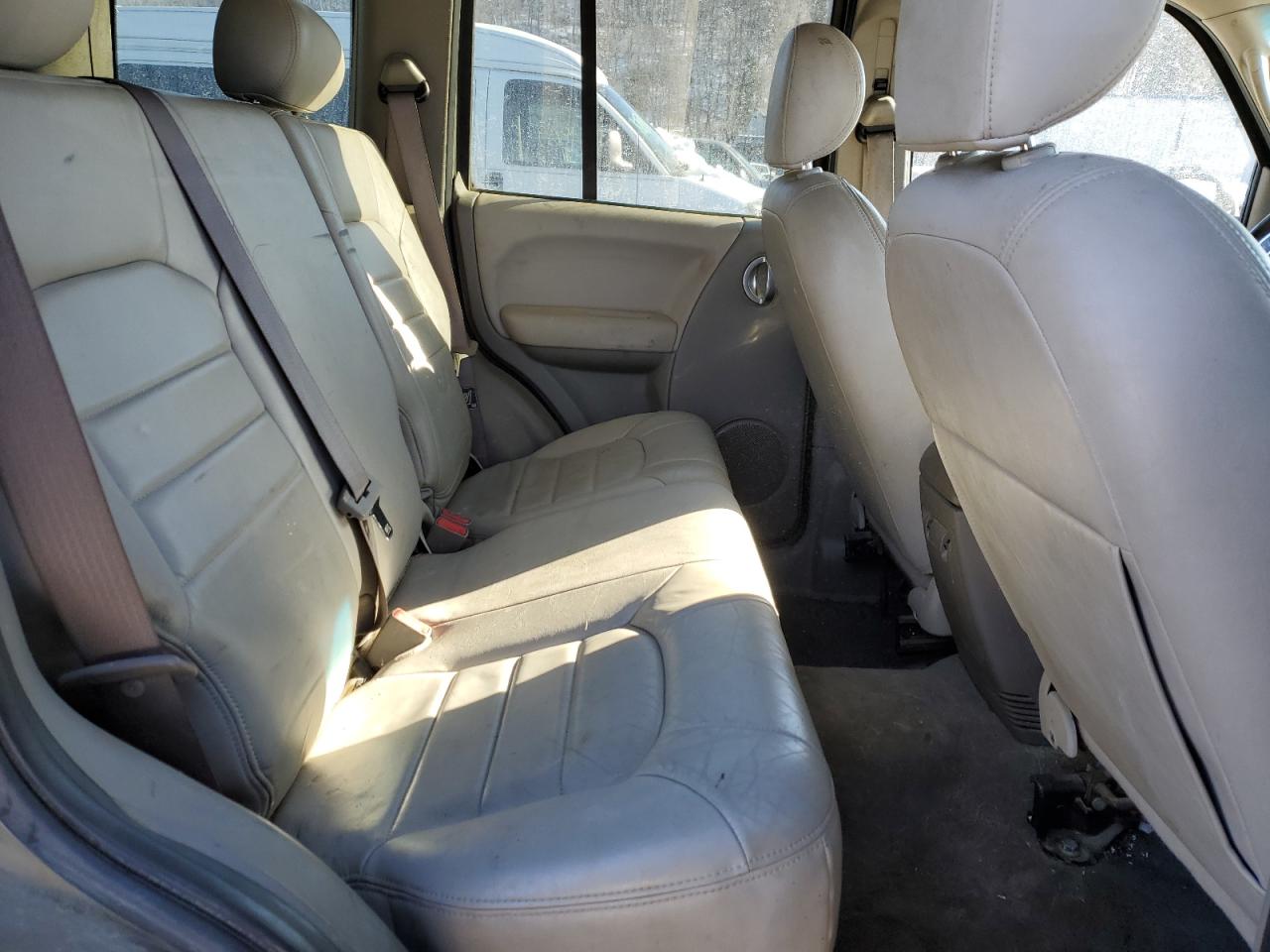 2004 Jeep Liberty (North America) VIN 1J4GL58K14W152214 Copart auction photo, front end / side damage thumbnail 11