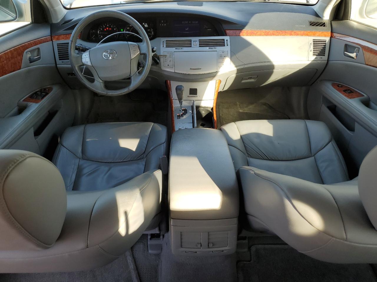 2006 Toyota Avalon VIN 4T1BK36B26U076765 Copart auction photo, vandalism / front end damage thumbnail 8