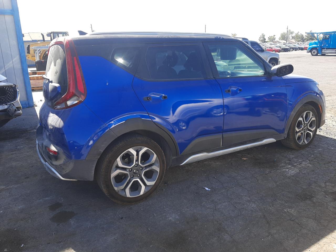 2020 KIA Soul VIN KNDJ23AU2L7114062 Copart auction photo, vandalism damage thumbnail 3