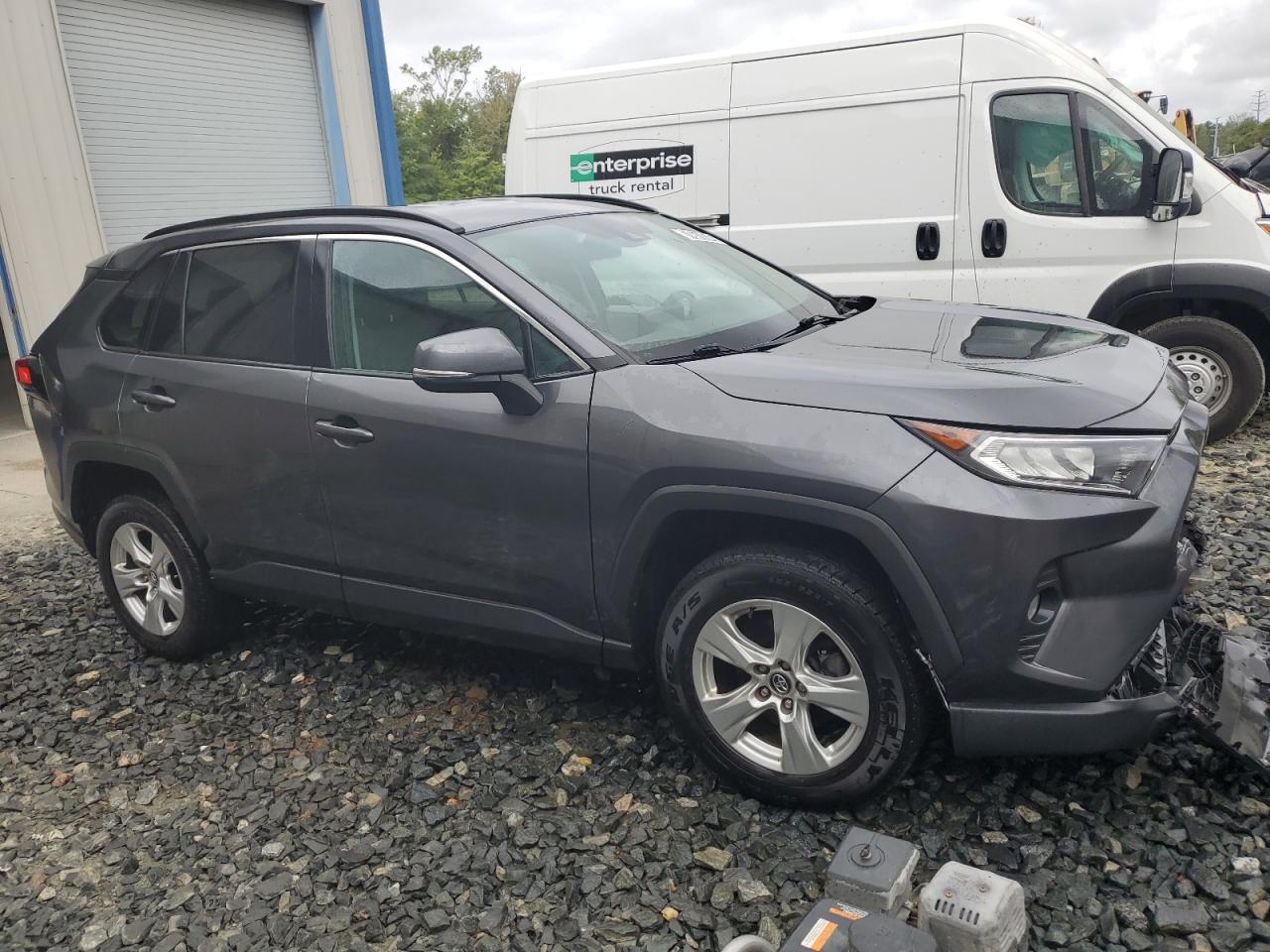 2020 Toyota RAV 4 VIN 2T3P1RFV0LC084664 Copart auction photo, front end damage thumbnail 4