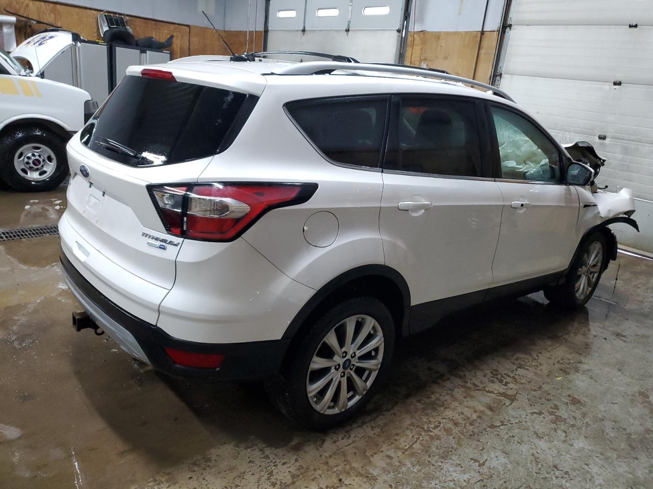2017 Ford Escape VIN 1FMCU9J98HUE06952 Copart auction photo, front end / side damage thumbnail 3
