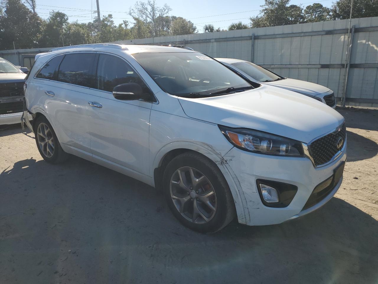 2017 KIA Sorento VIN 5XYPK4A50HG331760 Copart auction photo, rear end damage thumbnail 4
