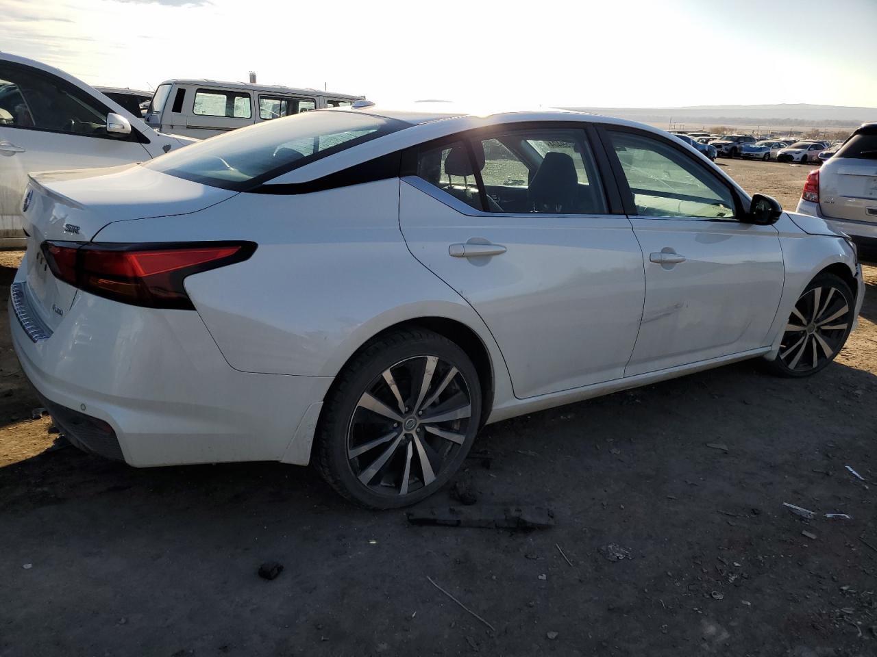 2021 Nissan Altima VIN 1N4BL4CW6MN355115 Copart auction photo, front end / side damage thumbnail 3