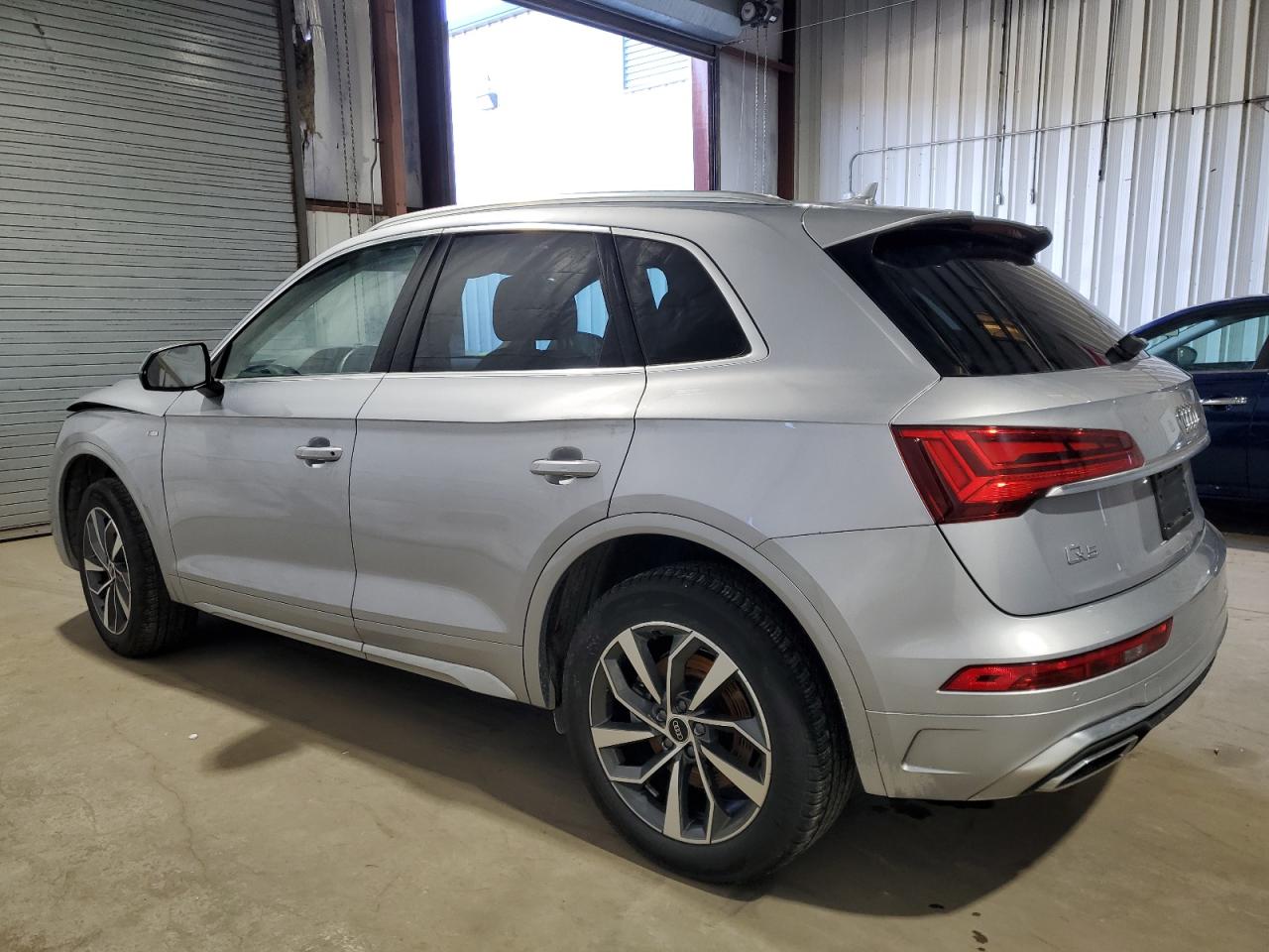 2024 Audi Q5 VIN WA1EAAFY7R2064585 Copart auction photo, front end / minor dent/scratches damage thumbnail 2