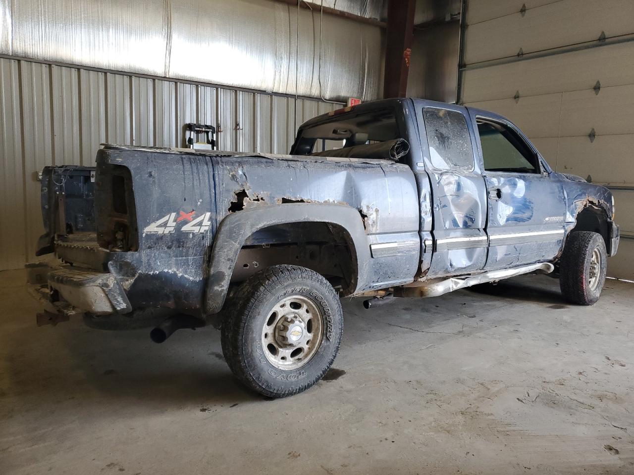 2002 Chevrolet Silverado VIN 1GCHK29U52E282057 Copart auction photo, rollover damage thumbnail 3