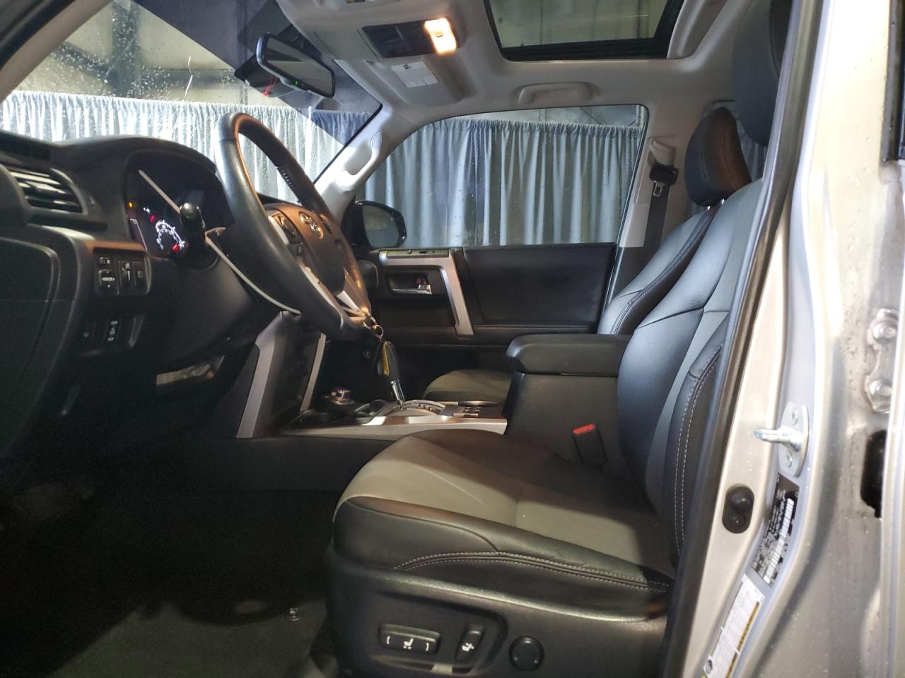2021 Toyota 4Runner VIN JTENU5JR0M5952358 Copart auction photo, minor dent/scratches damage thumbnail 7