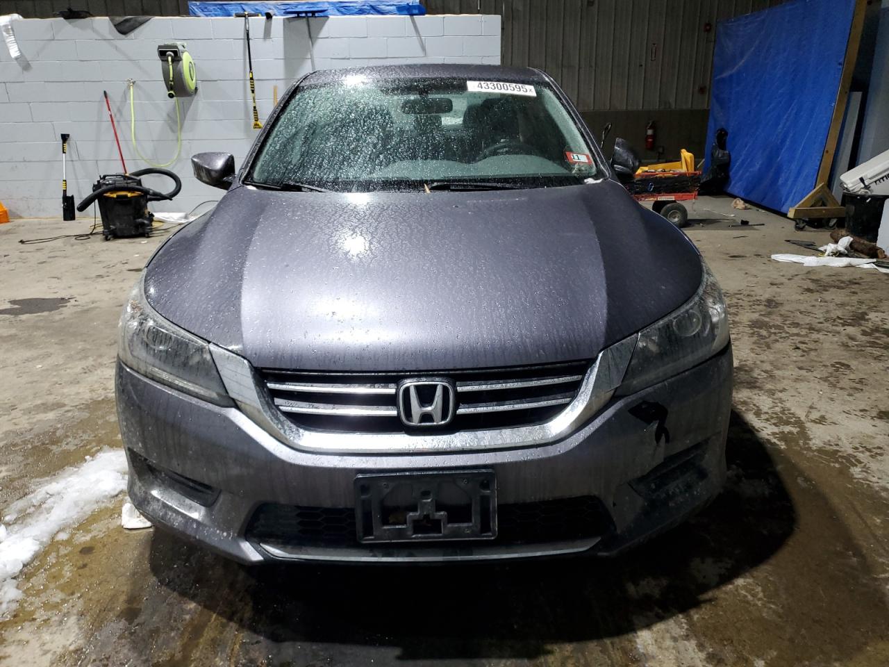 2015 Honda Accord VIN 1HGCR2F37FA000145 Copart auction photo, side / front end damage thumbnail 5