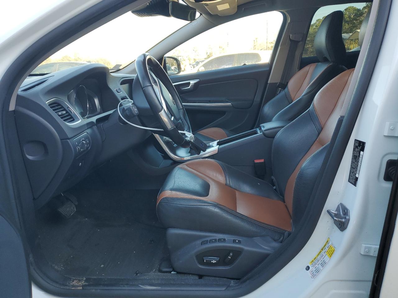 2016 Volvo V60 VIN YV4612HK3G1018034 Copart auction photo, minor dent/scratches damage thumbnail 7