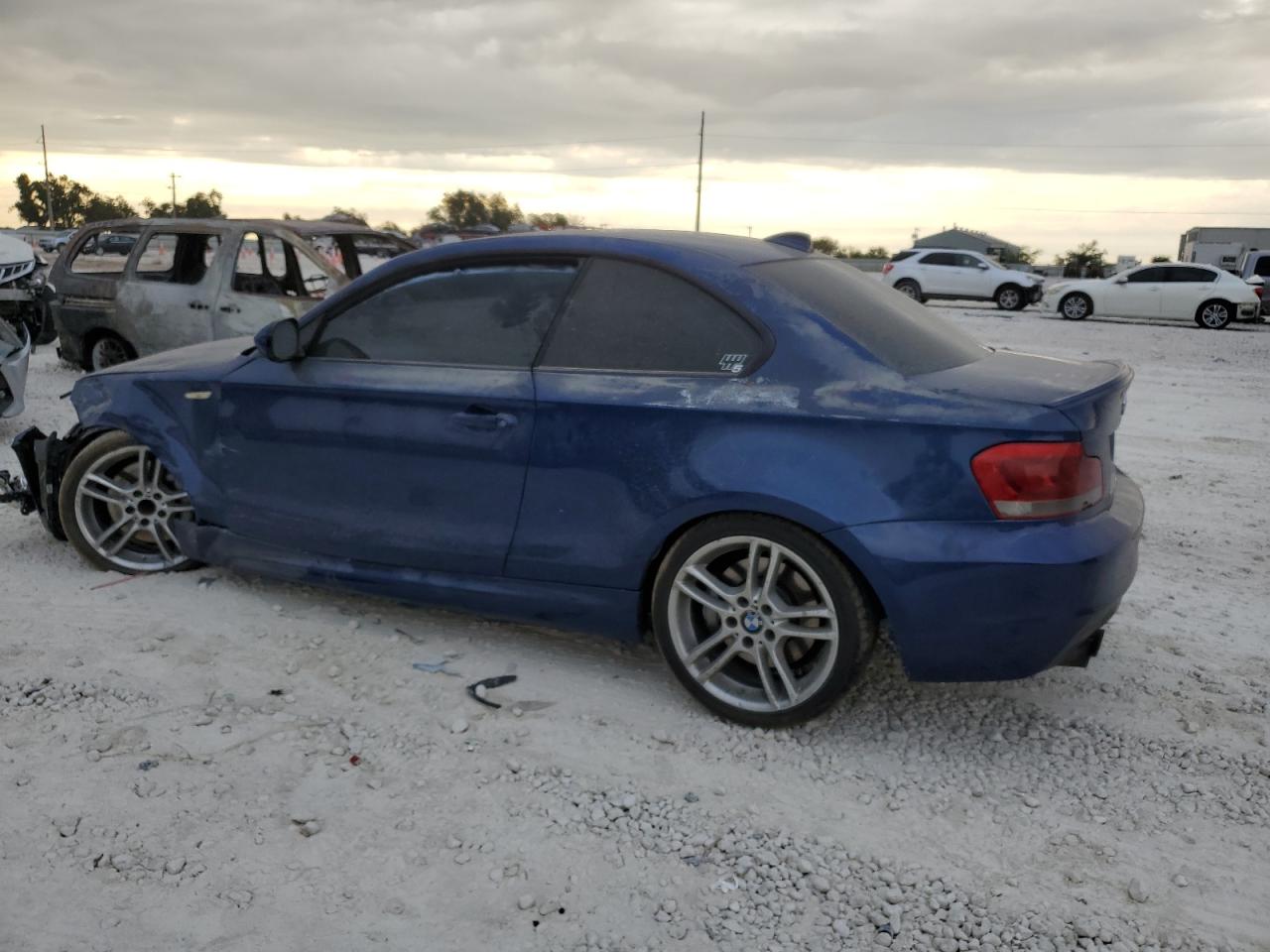 2011 BMW 1er VIN WBAUC9C5XBVM11414 Copart auction photo, front end damage thumbnail 2