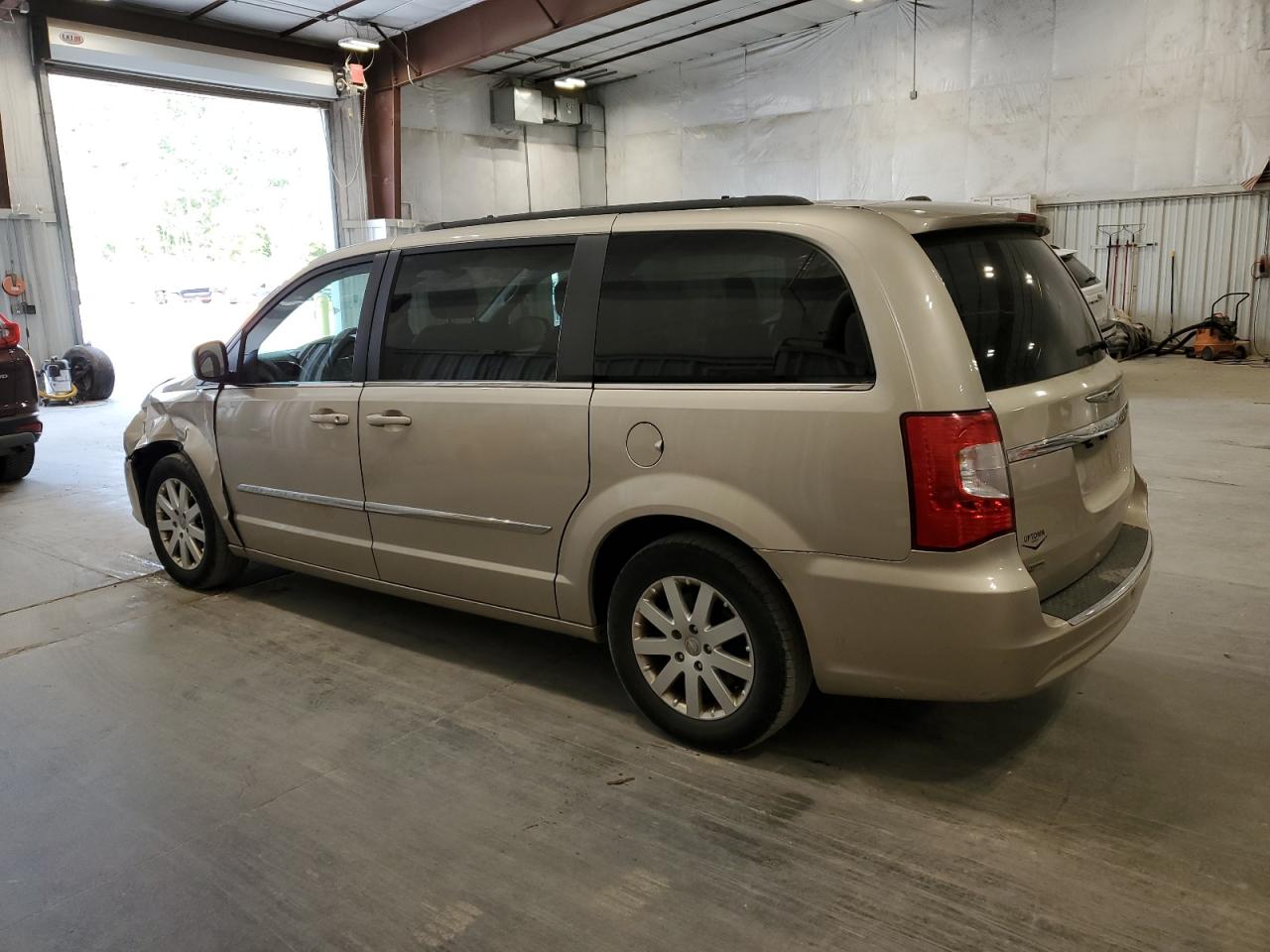 2015 Chrysler Town & Country VIN 2C4RC1BG7FR587942 Copart auction photo, front end damage thumbnail 2