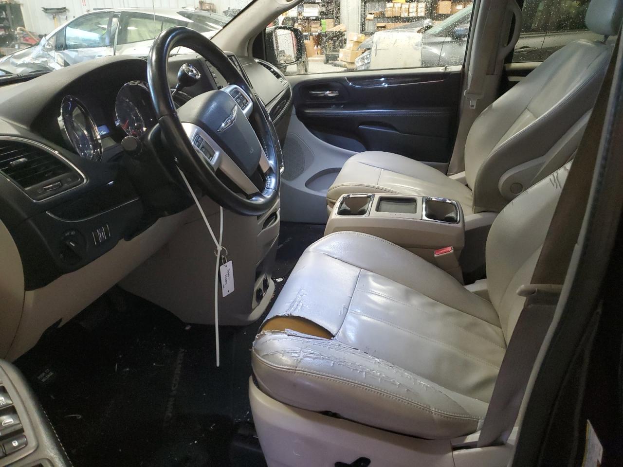 2015 Chrysler Town & Country VIN 2C4RC1AG5FR677642 Copart auction photo, front end damage thumbnail 7